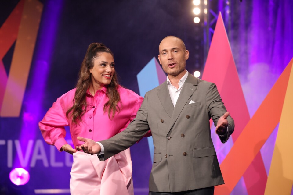 Farah Abadi är programledare för Melodifestivalen 2023 tillsammans med Jesper Rönndahl.