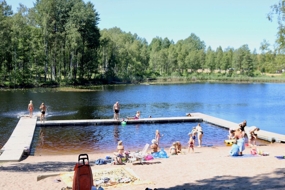 Badet vid Rismåla göl är ett populärt utflyktsmål.