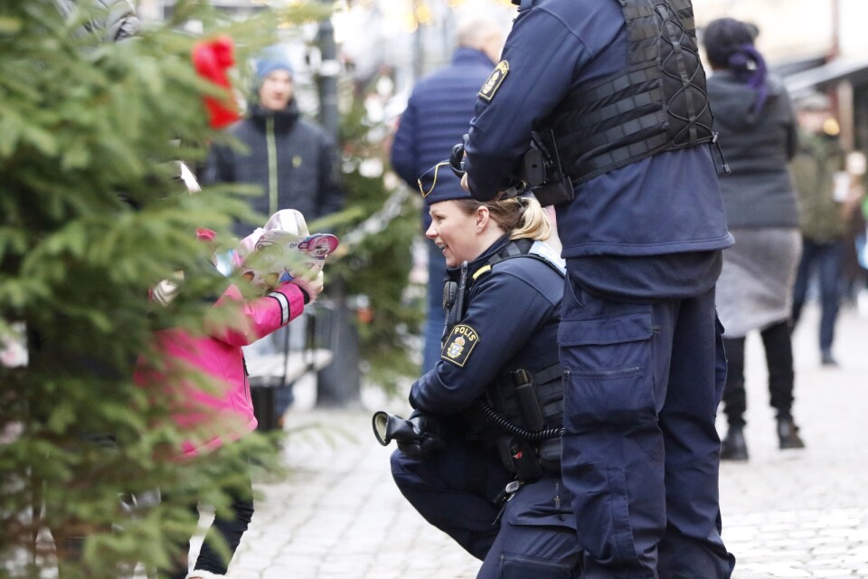 Förra veckan patrullerade kommunpoliserna Erica Pettersson och Sven Gardell på stan.