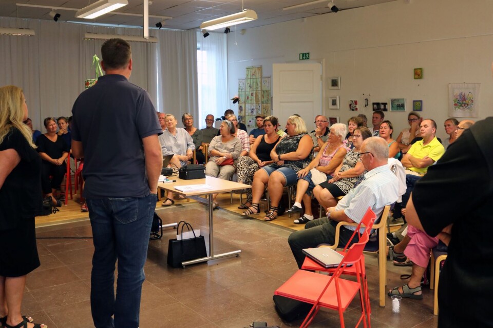 Över ett femtiotal personer samlades i Kamerala Villan i Mörbylånga för att diskutera Skansenskolan.