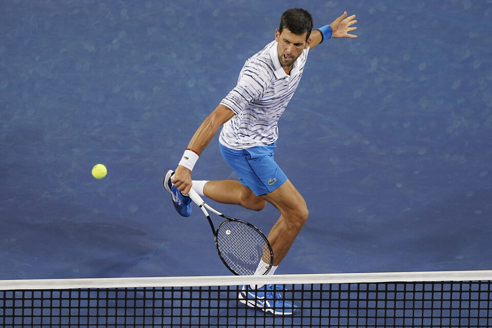 Novak Djokovic besegrade fransmannen Lucas Pouille i ATP-tävlingarna i Ohio, USA, och är klar för semifinal.