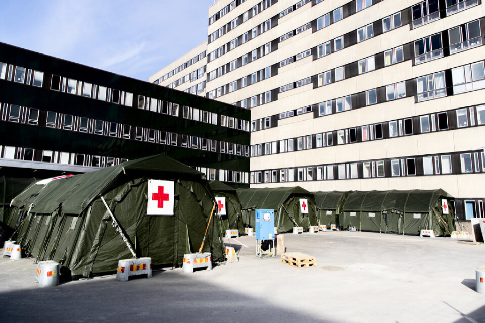 Försvarets sjukvårdstält sattes upp vid Östra sjukhuset i Göteborg i slutet av mars. Arkivbild.