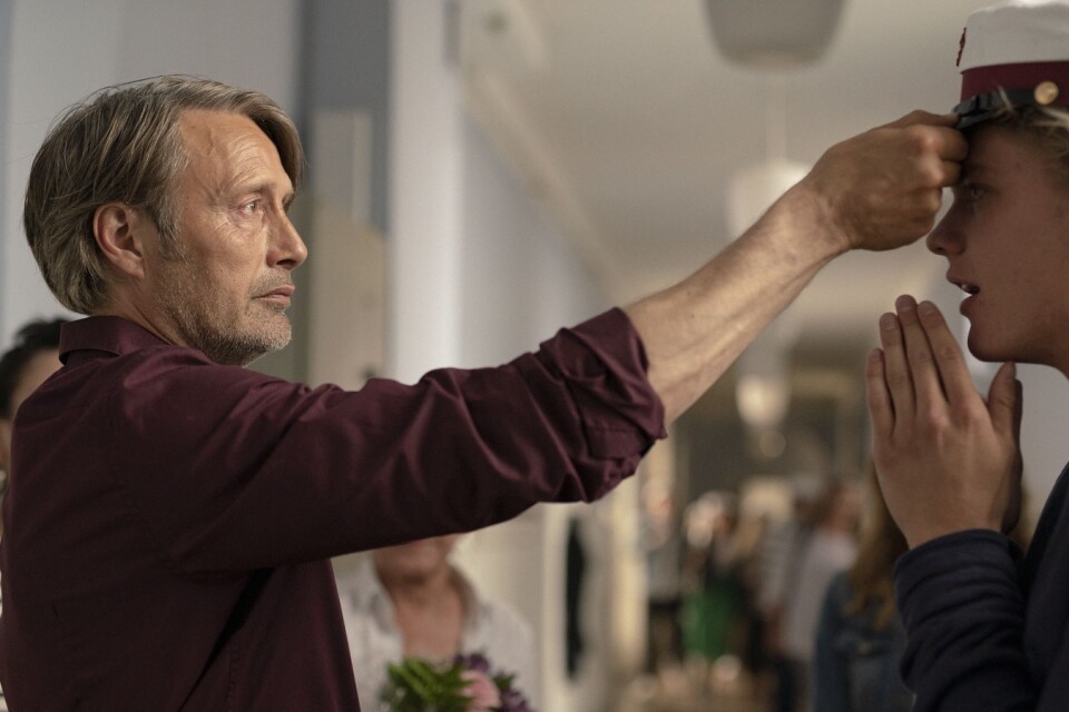 Mads Mikkelsen i "En runda till" som visas på Göteborgs filmfestival, men får premiär på bio i Sverige i april. Pressbild.