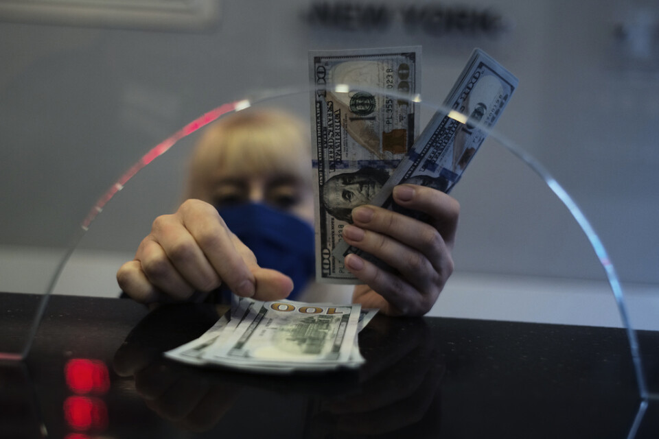 Experter varnar för att beslutet att frysa dollartillgångar för Rysslands centralbank kan slå tillbaka mot USA:s ekonomi då det kan få andra centralbanker att rata valutan som osäker. Arkivbild