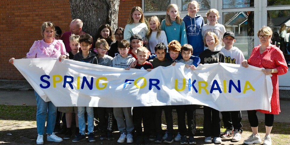 Elever springer ihop pengar till barnen i Ukraina