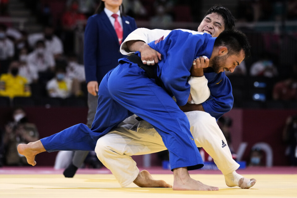 Vazha Margvelashvili i blått, i semifinalen mot Sydkoreas An Baul i judons 66 kilosklass.