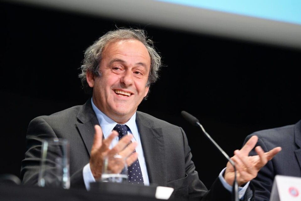 Europeiska fotbollsförbundet Uefas ordförande Michel Platini är favorit till att efterträda Sepp Blatter på fotbollens högsta post. På fredagen uttalade bahrainiern shejk Salman bin Ebrahim al-Khalifa, ordförande i Asiatiska fotbollsförbundet, sitt stöd