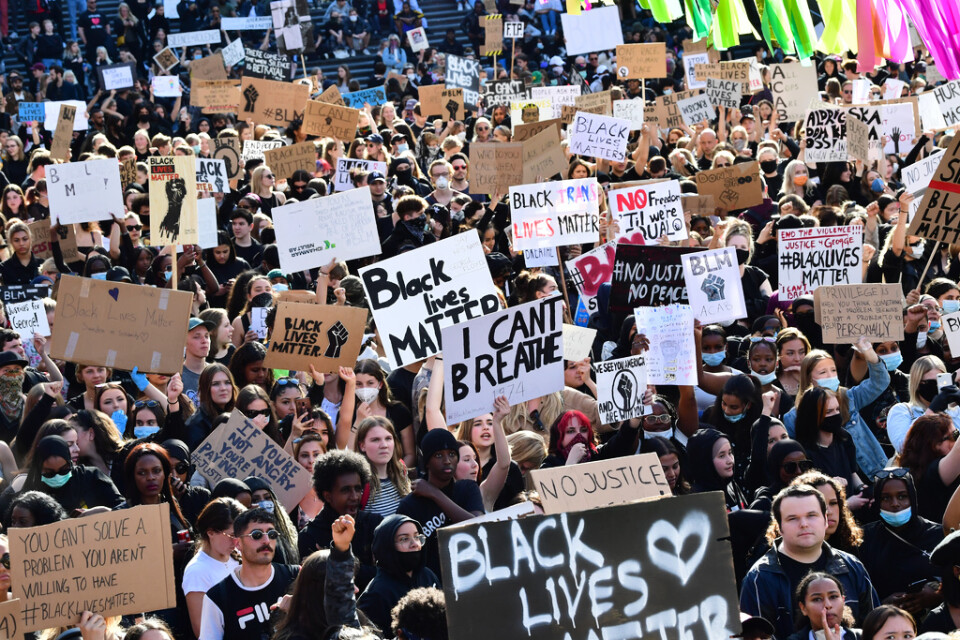 Black lives matter-rörelsen och diskussionerna i samhället om allas lika värde i dess kölvatten har aktualiserat behovet av att täppa till luckorna i diskrimineringslagstiftningen, enligt jämtställdhetsminister Åsa Lindhagen (MP).