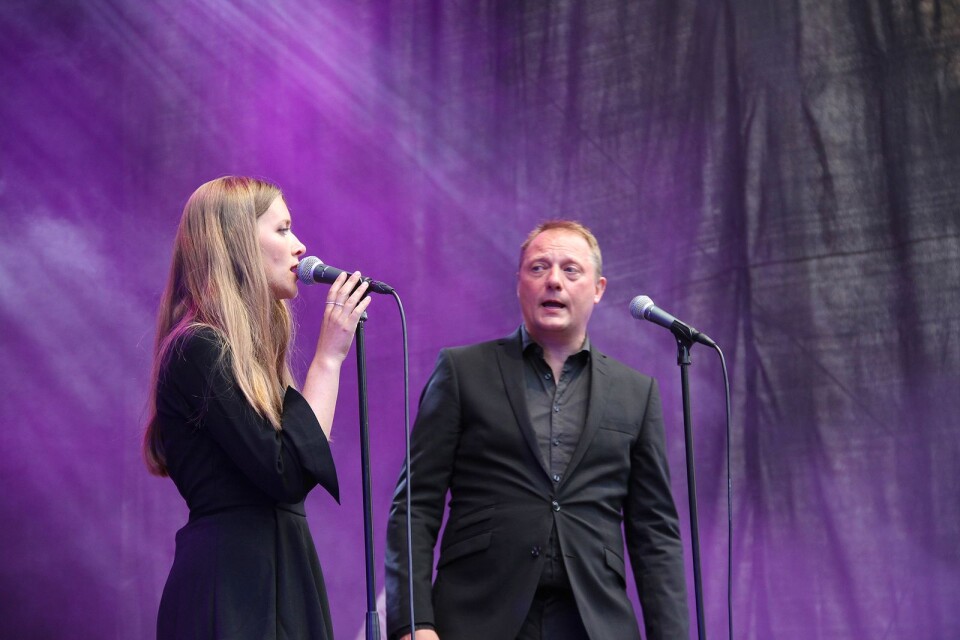 Sara Menke och Magnus Carlson bjöd på två stämningsfulla duetter.