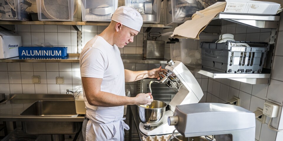 Under en period på vårterminen serverar Östersjöskolans restaurangprogram dagens lunch i sin restaurang.