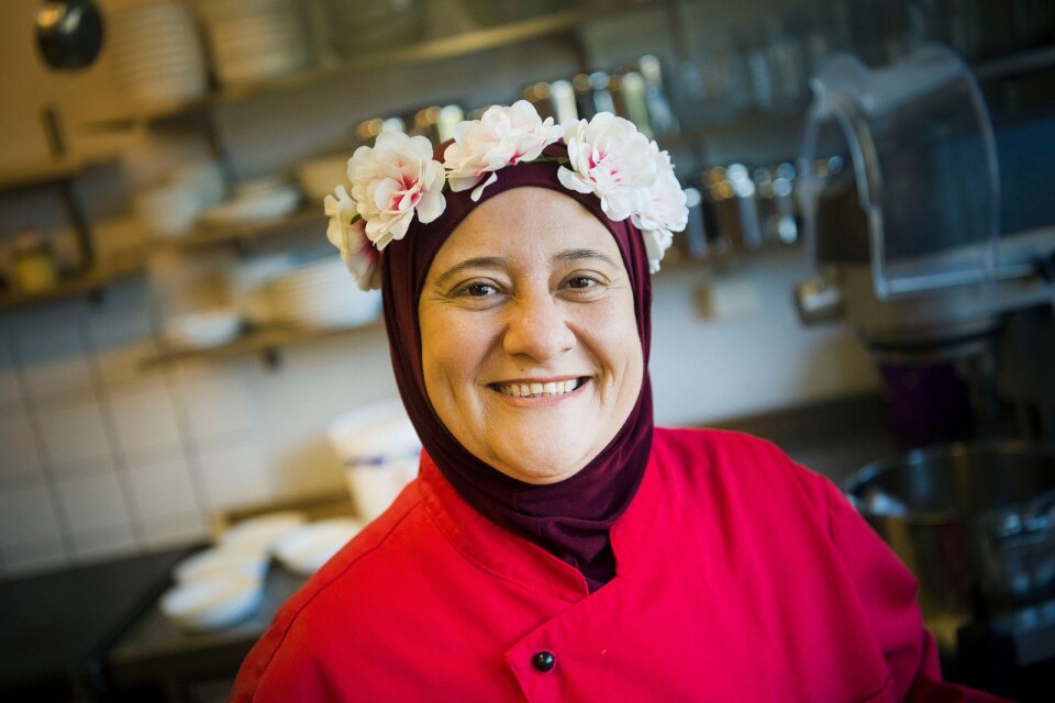 The cook, Ibtihaj Alarini, is one of ten nominees for the award  ”Nursery school cook 2020” in White Guide Junior’s competition open to  the whole of Sweden.