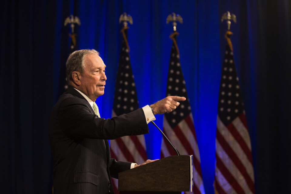 Michael Bloomberg håller en pressträff i samband med sitt första resestopp i kampanjandet, i delstaten Virginia den 25 november.
