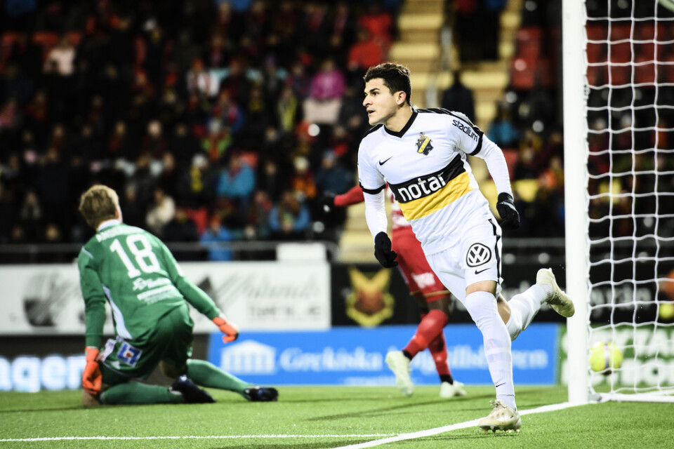 Tarik Elyounoussi gjorde tre mål när AIK slog Enskede i svenska cupen. Arkivbild.
