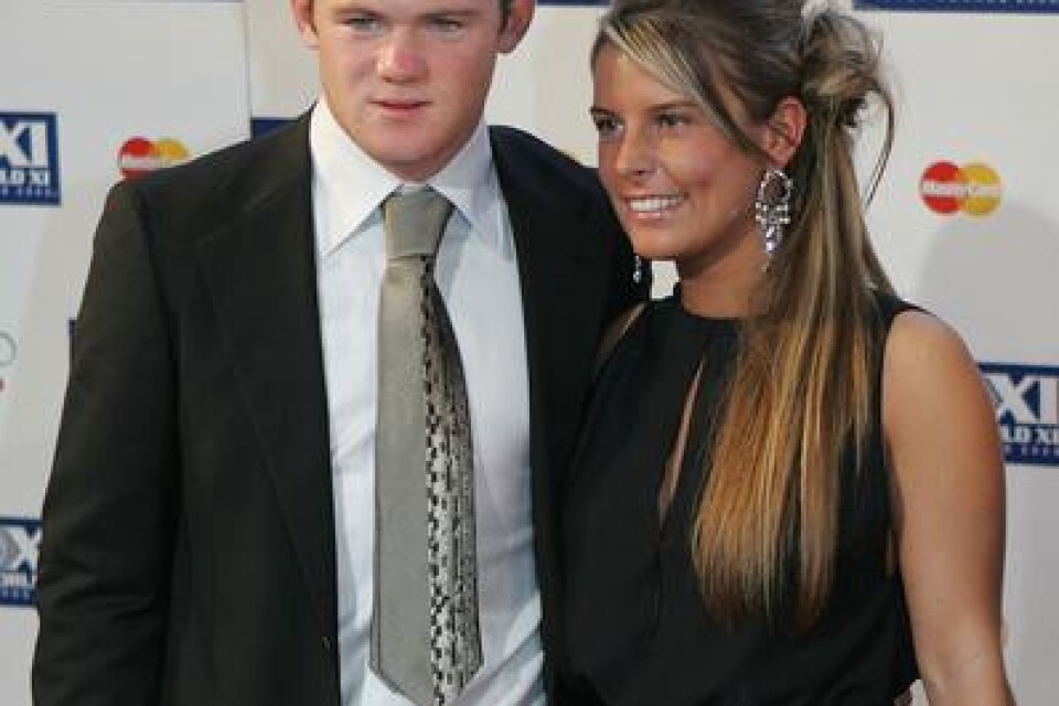 I juni nästa år gifter sig fotbollsspelaren Wayne Rooney med sin Coleen McLoughlin.