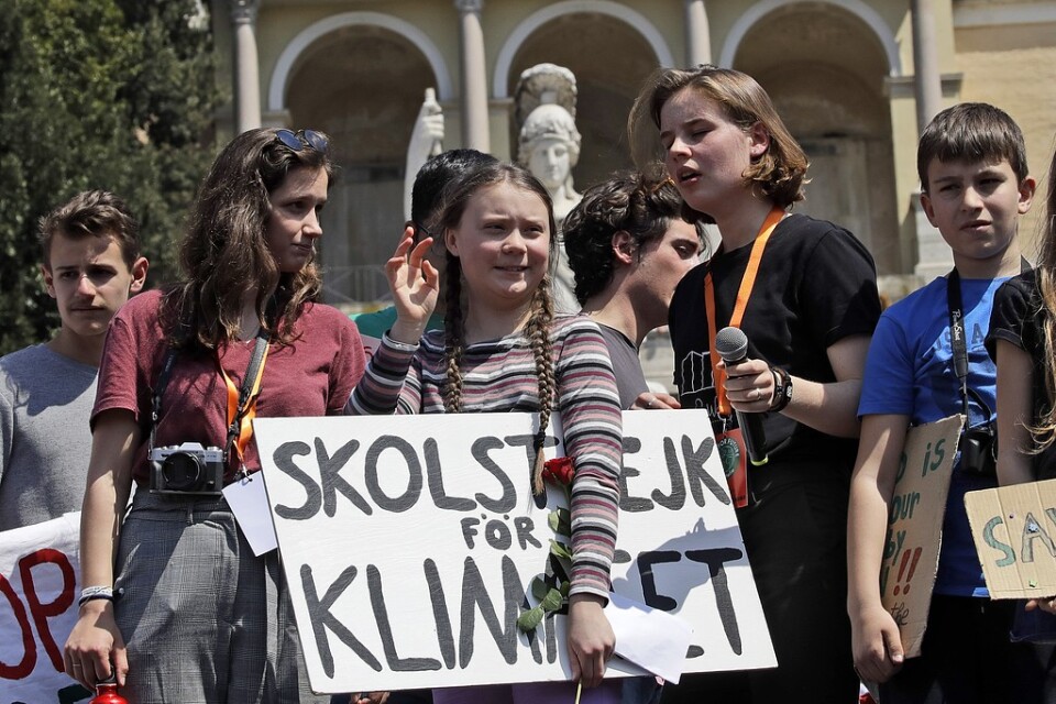 Greta Thunberg tillsammans med italienska ungdomar i Rom under en skolstrejk för klimatet. Arkivbild.