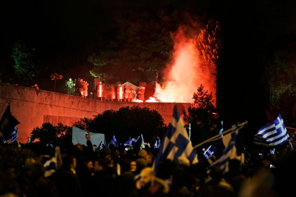 Motståndare till det så kallade Prespaavtalet, som är tänkt att innebära början till slutet av ett utdragen konflikt mellan Makedonien och Grekland, demonstrerar i Aten.