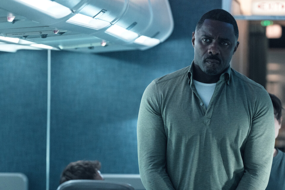 Idris Elba som Sam Nelson i tv-serien "Hijack". Pressbild.