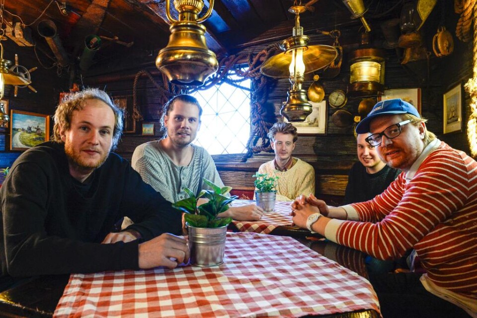 I september släpper Den Svenska Björnstammen sitt tredje album \"Förlåta eller svika\" och nu är det klart att de följer upp släppet med en höstturné. Norrköpingsbandet Den Svenska Björnstammen slog igenom 2012 med debuten \"Ett fel närmare rätt\" och su