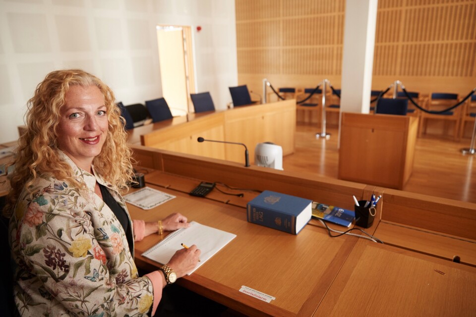 Rådmannen Sofia Tauson är en av domarna i förstärkningsstyrkan som hjälper till på domstolar där det fattas domare. För tillfället är hon i Malmö tingsrätt.