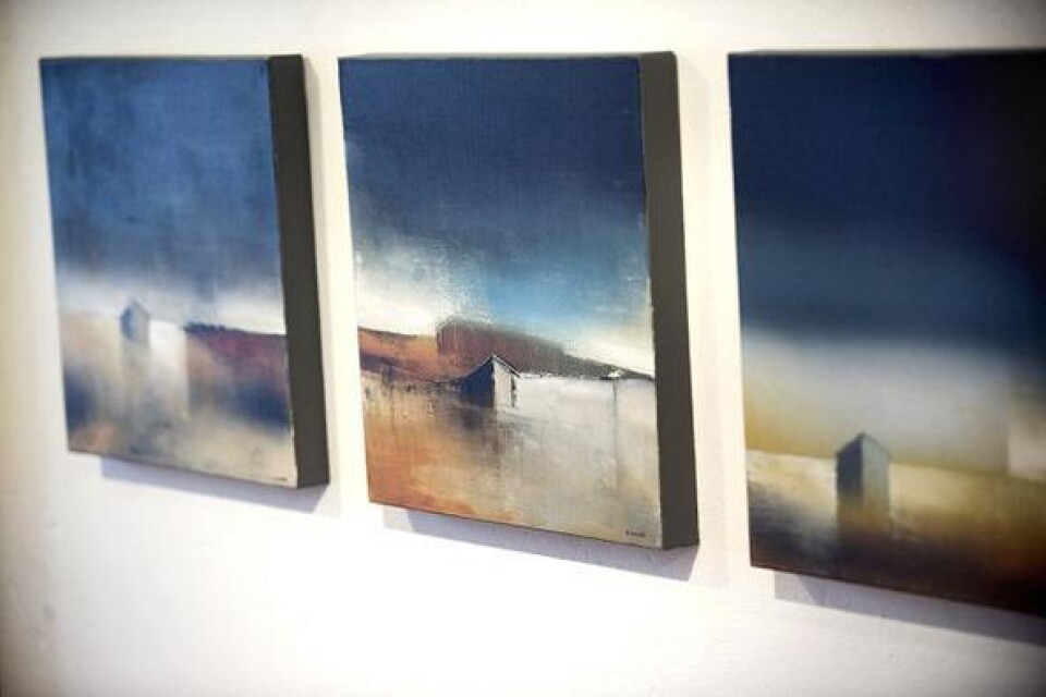 Tre av Jonas Lundhs aktuella målningar.