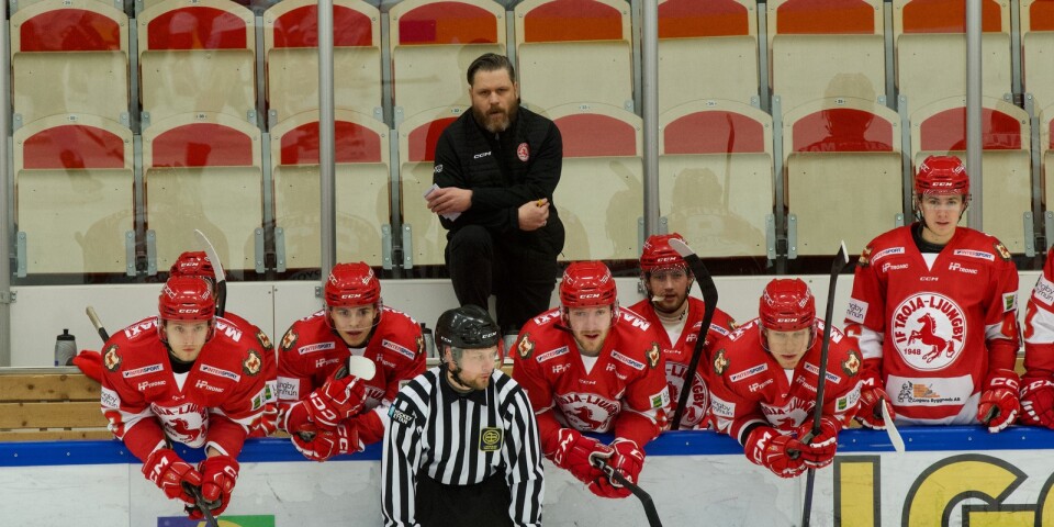 Troja och Jens Gustafsson leder Hockeyettans kvartsfinalserie med 2–0 i matcher efter två raka 6–1–segrar mot Nyköping.