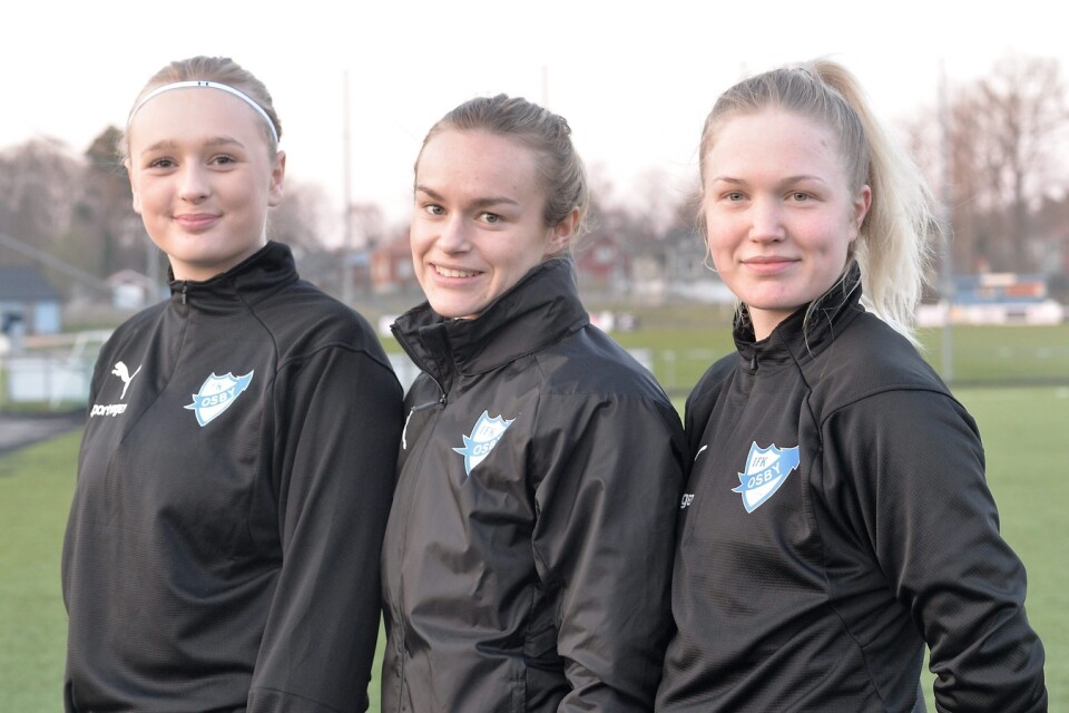 Tre av fyra nyförvärv i IFK Osby: Isabelle Skagerholm, Melissa Dahlberg och Matilda Ståhl.     Foto: Marika Höghäll
