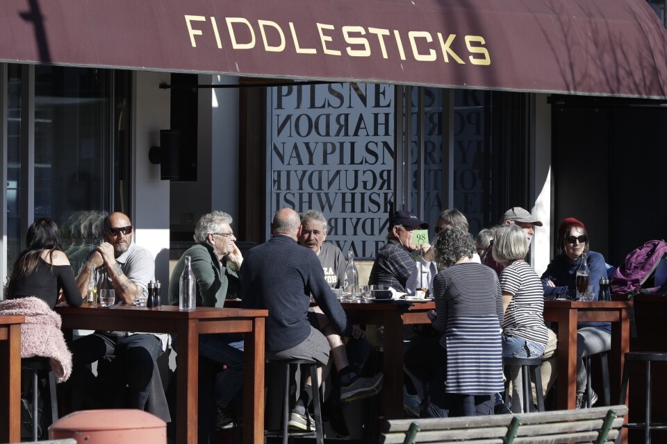 Vardagen för nyzeeländare påminner numera om hur den var före pandemin. Här ett kafé i Christchurch.