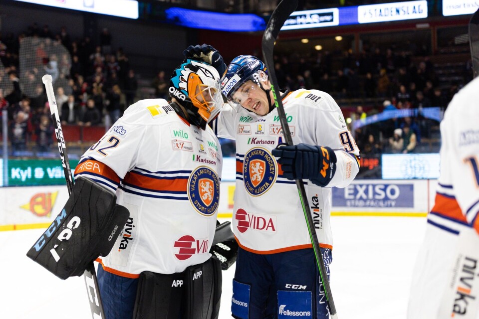 Emil Larmi och Joel Persson firar segern.