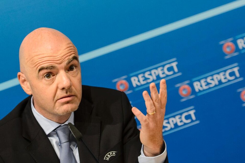 Uefa lanserade sin generalsekreterare Gianni Infantino som ordförandekandidat i Fifa som ersättare till Michel Platini, om inte Uefa-ordföranden kan komma tillbaka efter sin avstängning. Nu säger Infantino att han drar tillbaka sin kandidatur om Platini