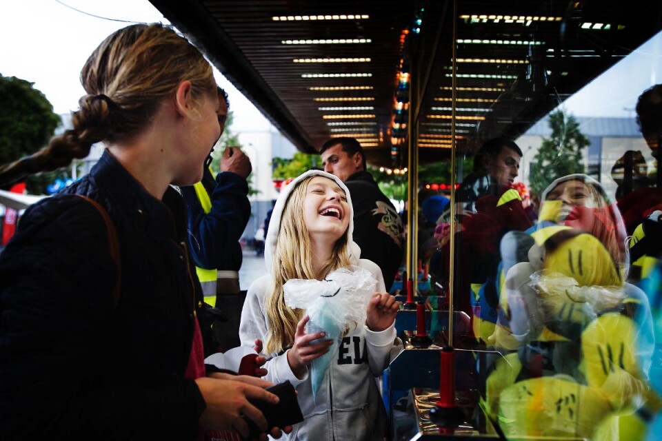 2014. Liv Bergman och Kajsa Lienau besökte tivolit. Foto: Sara Johari