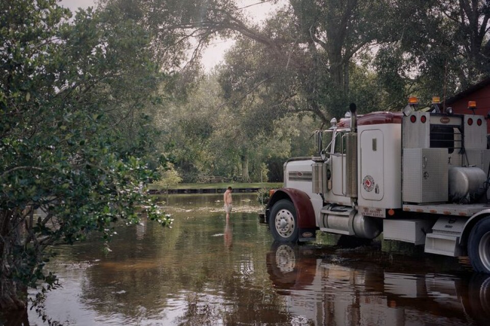 Hanna Modigh fick Lars Tunbjörk-priset 2017. Den här bilden är från hennes projekt ”Hurricane Season”, från de trakter i södra USA som ofta drabbas av orkaner. ”Den är sann. Tvetydig, full av frågor, visst, men sann. Sådana bilder behöver vi.” Det skriver BT:s chefredaktör Stefan Eklund.