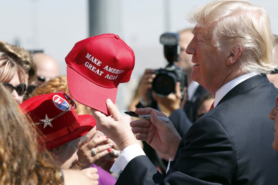 Trumps slogan ”Make America great again” ett exempel på hur man kan ge liv i gamla narrativ.