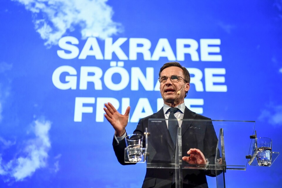 Ett av statsminister Ulf Kristerssons (M) stora huvudbry är hur han ska göra partiet mer lockande för kvinnliga väljare.