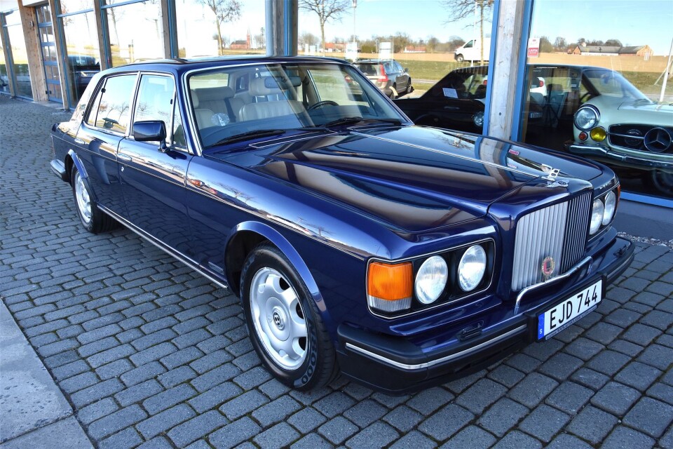 Brooklandmodellen är en bra representant för Bentleys 80- och 90-tal, den sista tiden då bilmärket fortfarande hängde intimt samman med Rolls-Royce.