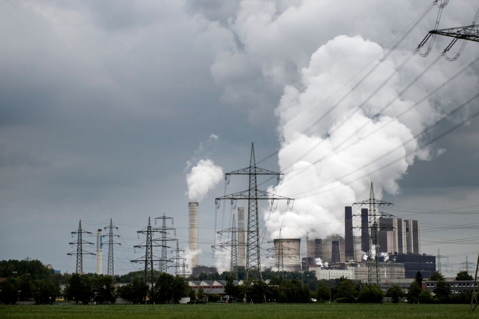Ett av Tysklands koldioxidstinna kolkraftverk bolmar ut sina växthusgaser. Över 40 procent av EU:s el tillverkas ännu av kolkraft, vilket är en mycket liten minskning sedan 2005. Nu har dock regler om en utfasning med början några år in på 2020-talet antagits.
