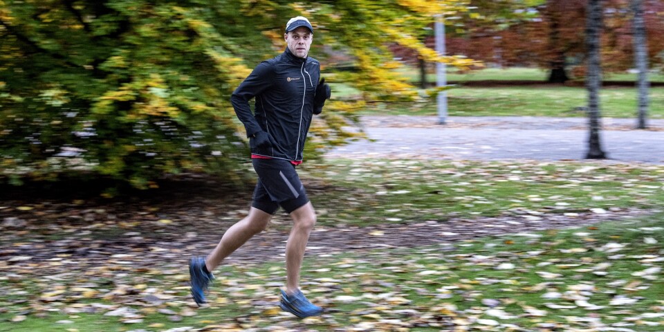 Johan Runbert är ultralöparen som springer både Utvandrarleden och Sigfridsleden. Så långt måste man inte springa. Och så fort du springer på en skogsstig är du per definition en traillöpare. Häng med i höst, så springer vi tillsammans under hashtaggen #runbertslöpning.