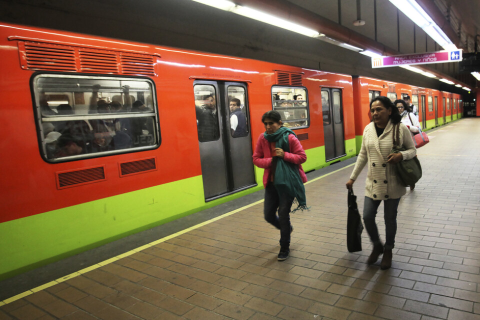 Betydligt färre kvinnor än vanligt syntes i kollektivtrafiken i Mexico City under måndagen.
