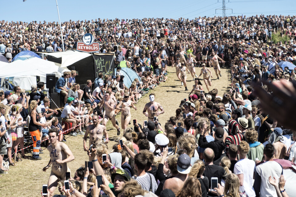 Det populära nakenloppet på Roskildefestivalen 2015. I år blir det ingen vinnare – festivalen är inställd. Arkivbild.