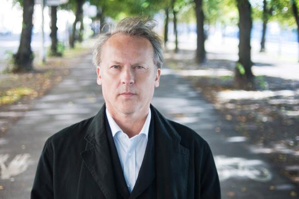 Klas Östergren tar plats på stol nr 11 i Svenska Akademien.