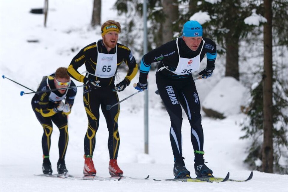 Jörgen Fherm drar fram Jesper Nilsson och Gustaf Johansson i Västgötaloppet.