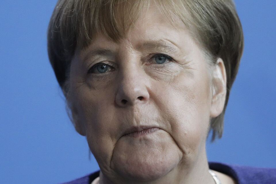 Tysklands förbundskansler Angela Merkel varnar för att coronapandemin är den värsta krisen för EU hittills.