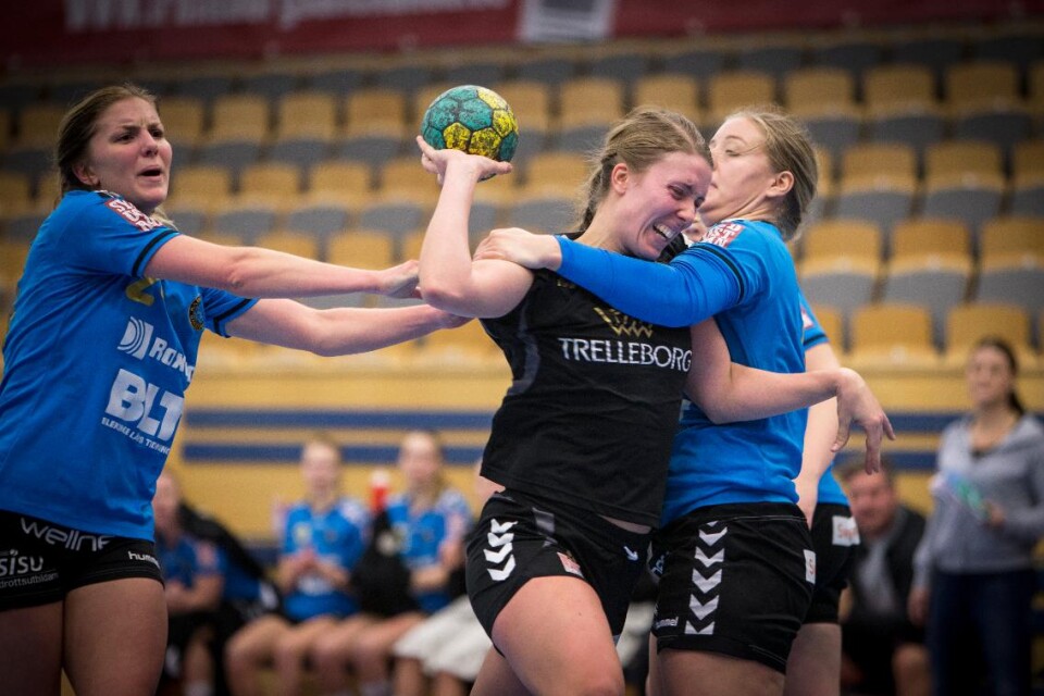 Jenny Lundahl tog för sig både framåt och bakåt när Trelleborg HBK besegrade Karlskrona Flottan. Foto: Tomas Nyberg