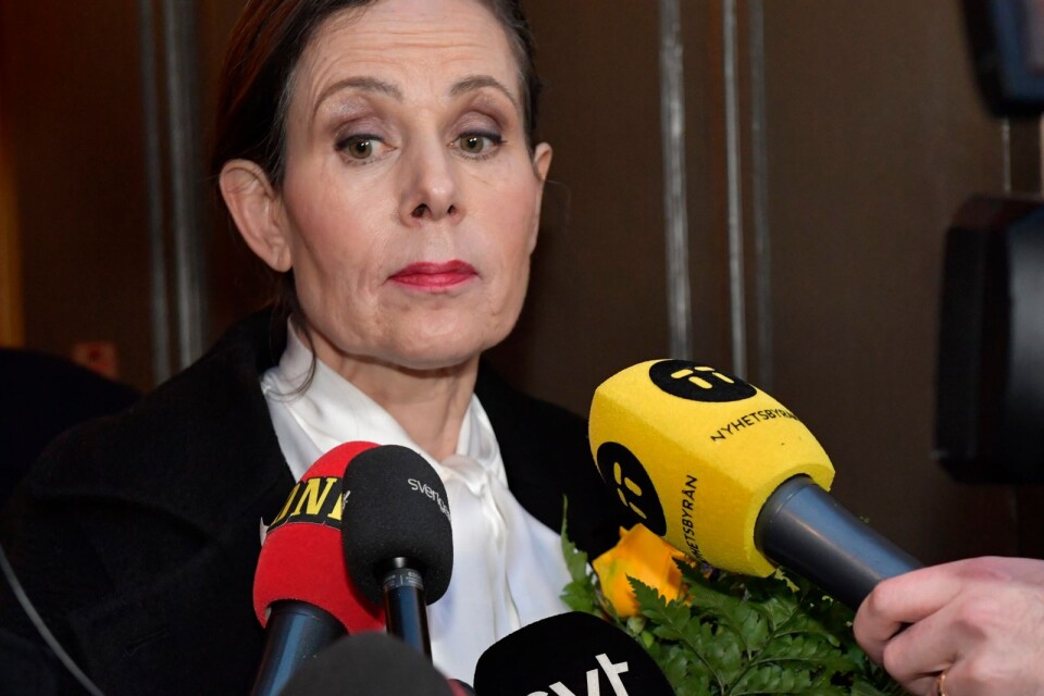 Svenska Akademiens tidigare ständiga sekreterare Sara Danius tillbakavisar uppgifterna om att hon återvänder till institutionen.