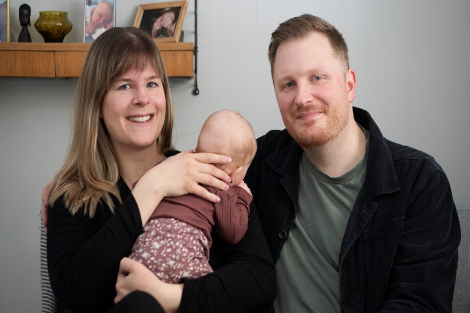 Cecilia och Joakim Cederstrand Schön har gjort många IVF-försök och nu äntligen fått lillasyster Elvira, född i december 2022.