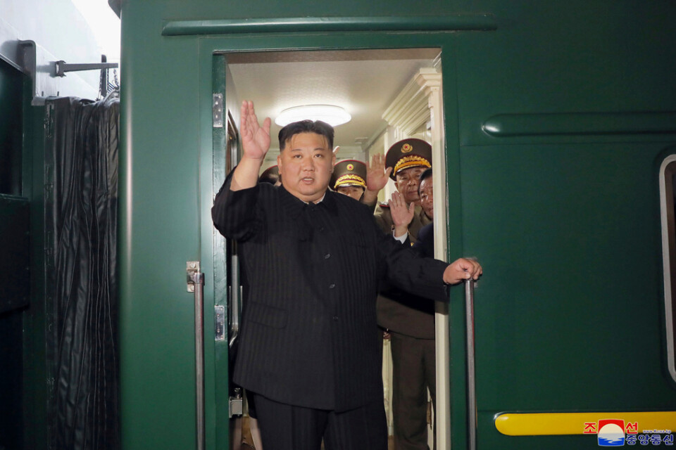 Diktatorn Kim Jong-Uns bepansrade tåg ska vara säkrare att färdas i än ett flygplan.