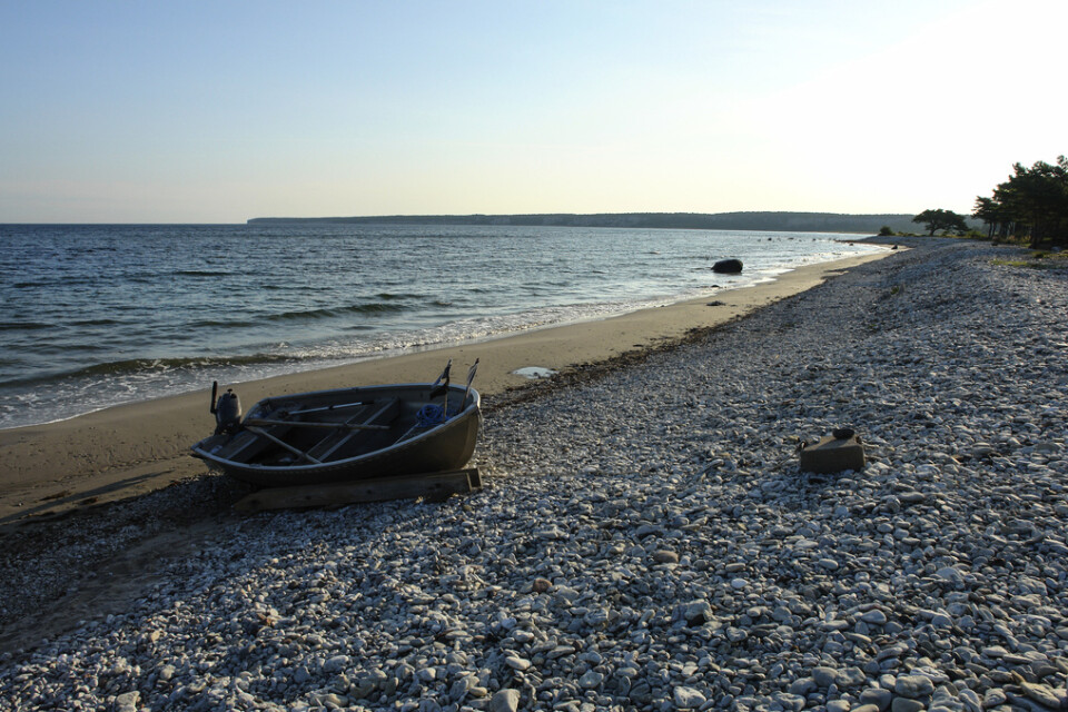 Ihreviken på norra Gotland ligger öde i väntan på semesterfirare och andra besökare från övriga Sverige. Arkivbild.