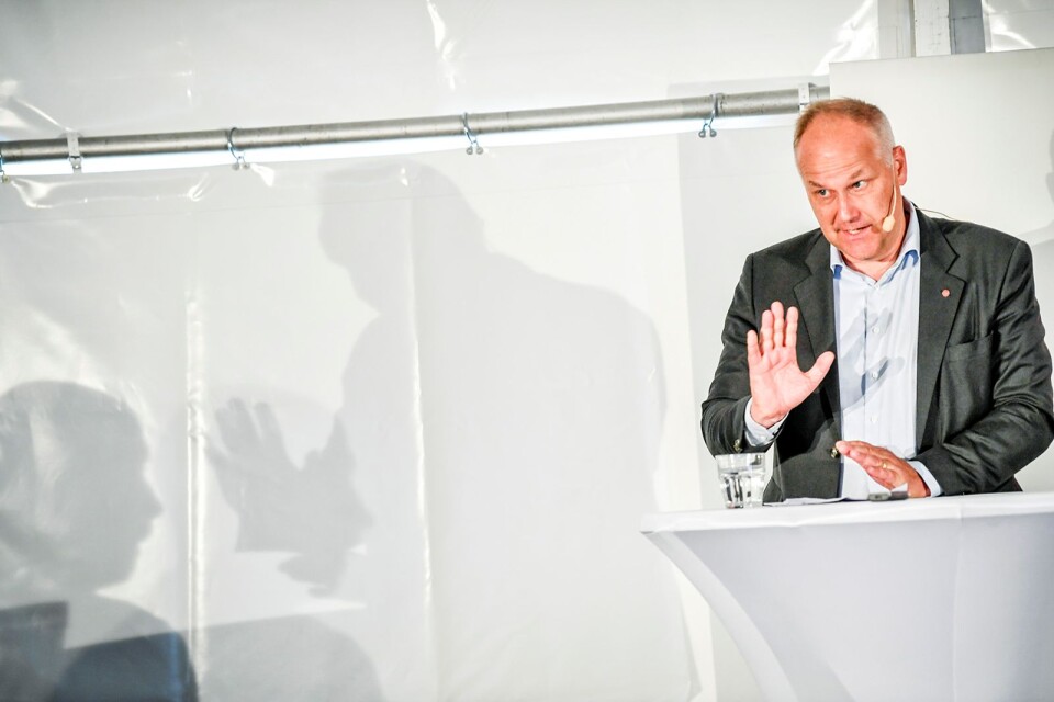 Vänsterpartiets partiledare Jonas Sjöstedt (V) ska inte låtsas som att partiet har haft en genomtänkt hållning när det gäller hedersförtrycket.