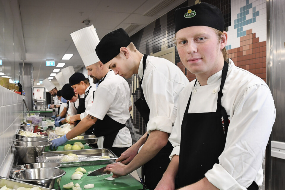 18-årige kockeleven Oscar Sandqvist från Hässleholms restaurangskola gör debut i Nobelköket.