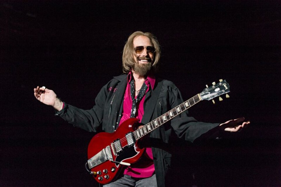 Tom Petty avled under måndagen efter att ha drabbats av hjärtstillestånd kvällen innan. Rockstjärnan blev 66 år gammal.
