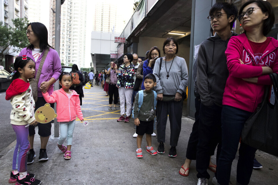Rekordmånga, över fyra miljoner, har registrerat sig för att rösta i Hongkongs lokalval.